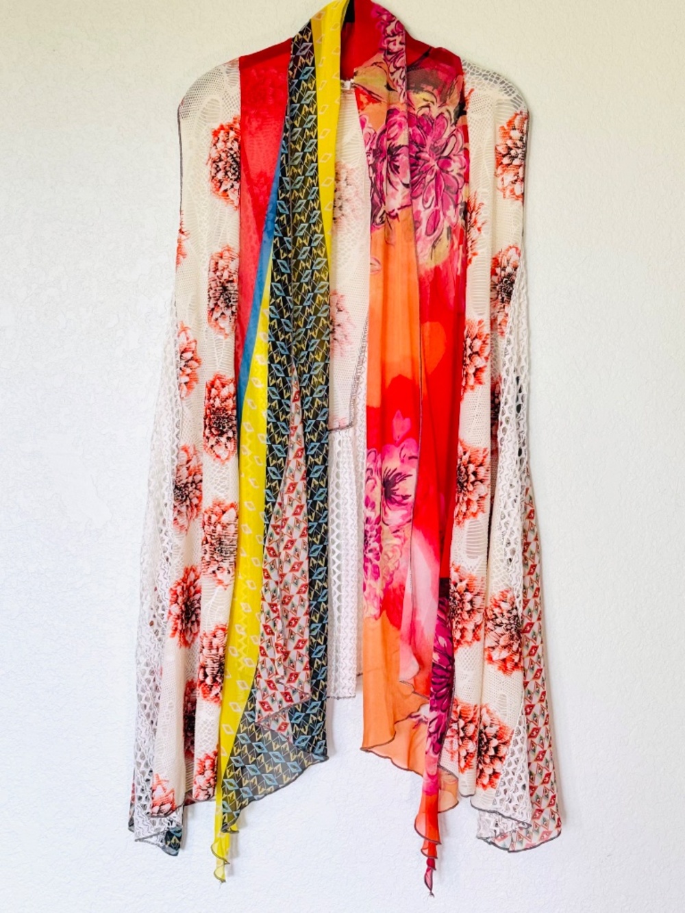 Paris Hues Cardigan Small Hippie Floral 70s Lightweight Sleeveless Vest Vintage